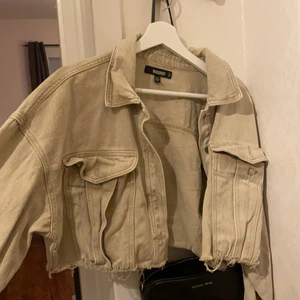 Jeansjacka  - Storlek 36/S använda endast 1gång från missguided