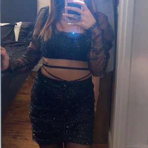 Palett set - Säljer både kjolen och tröjan från missguided storlek S. Använd 1 gång. Kostar sammanlagt nypris runt 1000kr 