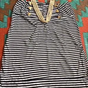 Tröja  - Tröja med halsband.  Storlek S . 50kr plus frak. 