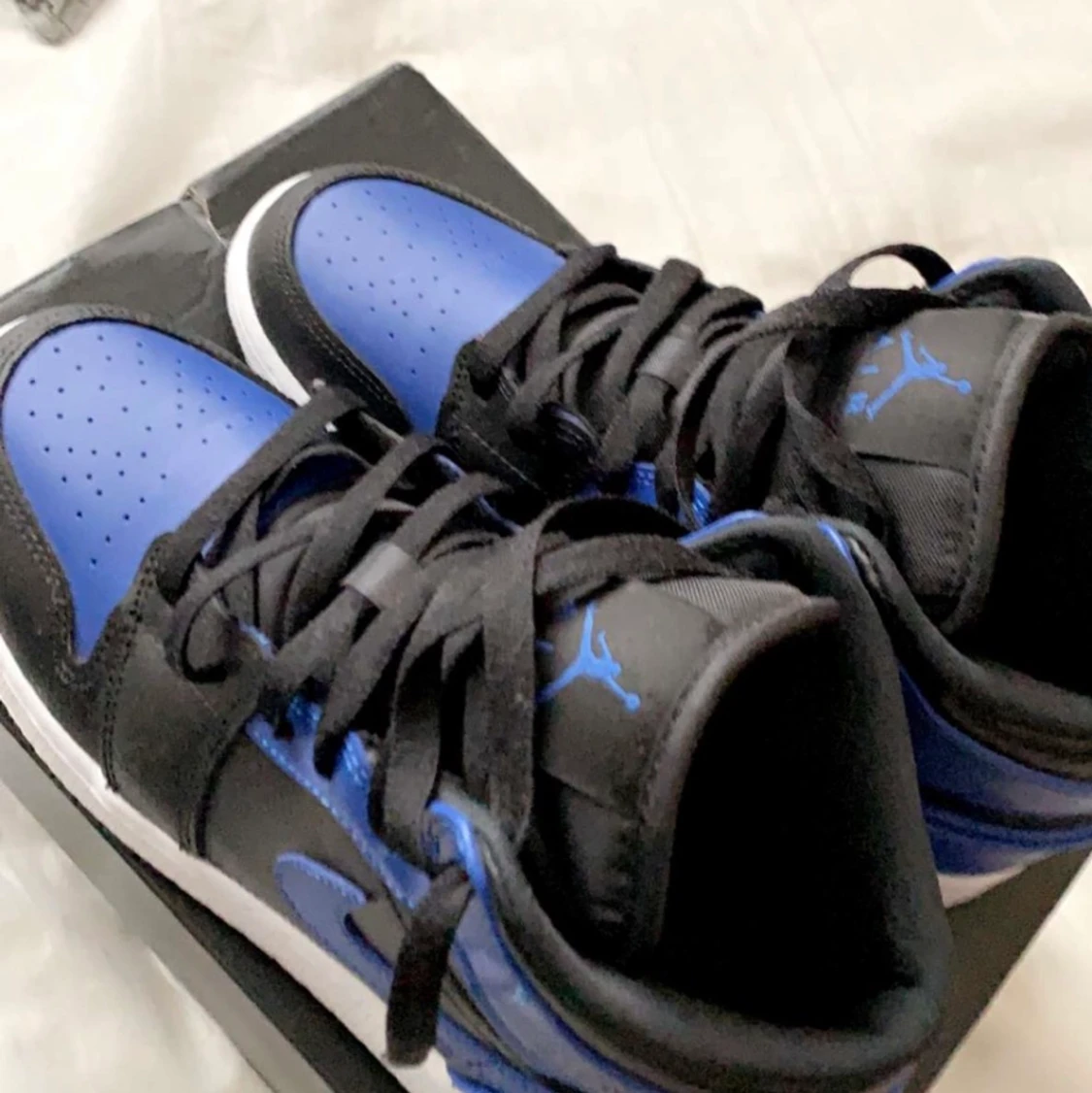 Jordan 1 mid hype royal  - 90