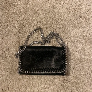 Väska  - Säljer min jättesnygg axelväska från scorett!! 