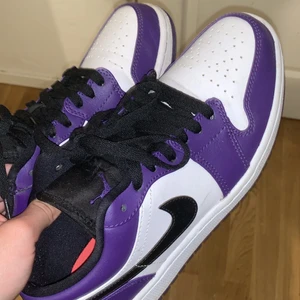 Jordan 1 - Jordan 1 lows i storlek 40 för 1400 pga att den är utan box