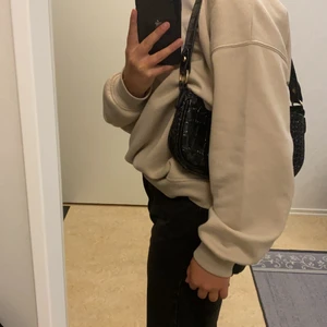 Svart väsk - Svart väska änvänd några gånger, fint skick.