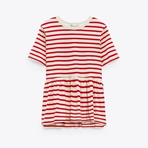 T-shirt - Snygg trendig tröga från zara , aldrig använd💓 köparen står för frakten 