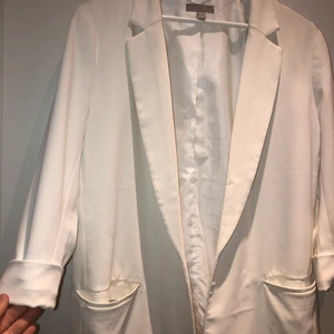 Blazer från HM - Fin lite oversized blazer från HM. I fint skick