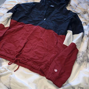 Champion jacka - Vintage champion vindjacka. Aldrig använt då det inte är min stil🥰
