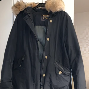 Woolrich jacka  - Haft ett par år. I använt skick - XL