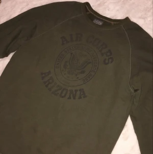 Oversized tröja - Lång militärgrön tröja från Jack & Jones!💚