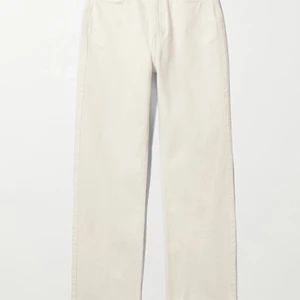 Beiga rowe jeans den weekday stl 24/30  - Jättesnygga jeans för i höst och vinter, en ljusar beige färg nästan krämvit. Köpte för ca 1 år sedan men inte använt så mycket då de är för små. Bra skick och är i stl 24/30 (S) köpte de för 500kr men säljer för 200kr