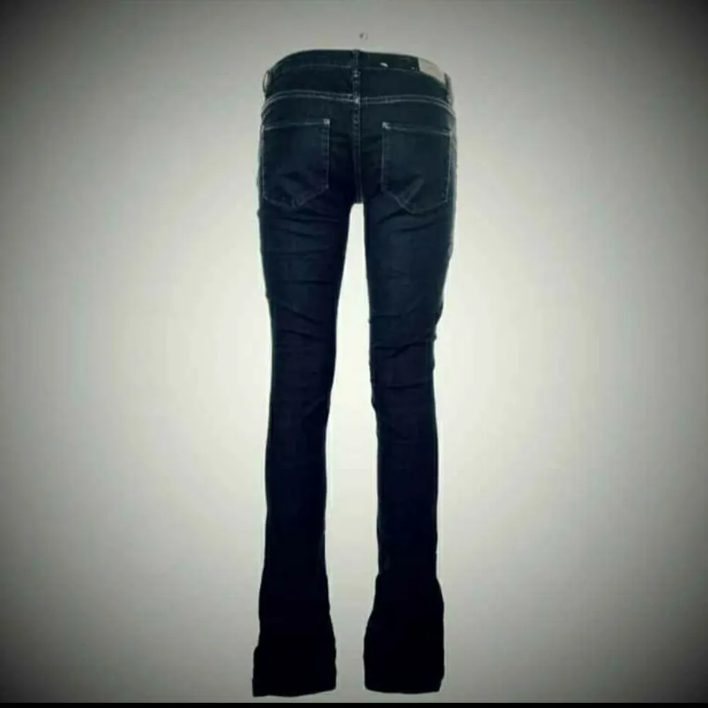Snygga Gina jeans boot cut,stl 27/34. Jeans & Byxor.