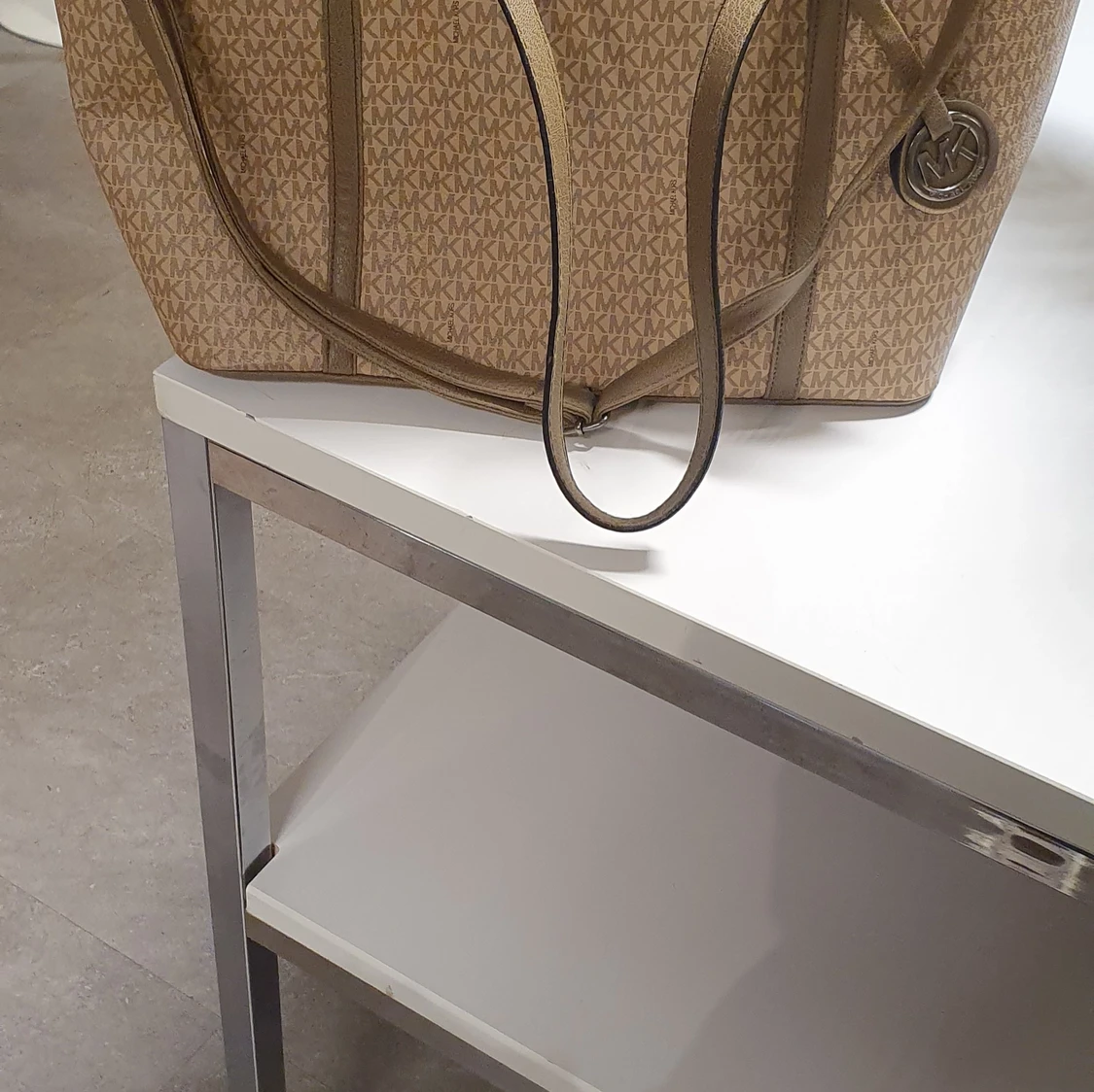 Mikeal kors hand och äxel väska  - 90