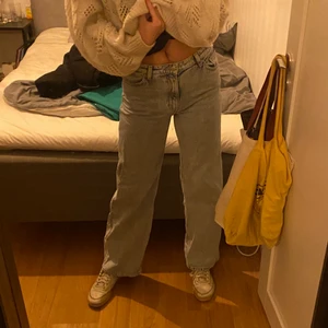 yoko jeans  - jättefina jeans från monki! De är bara använda några gånger. Säljer pga lite för tajta (är 174) original pris 400kr.
