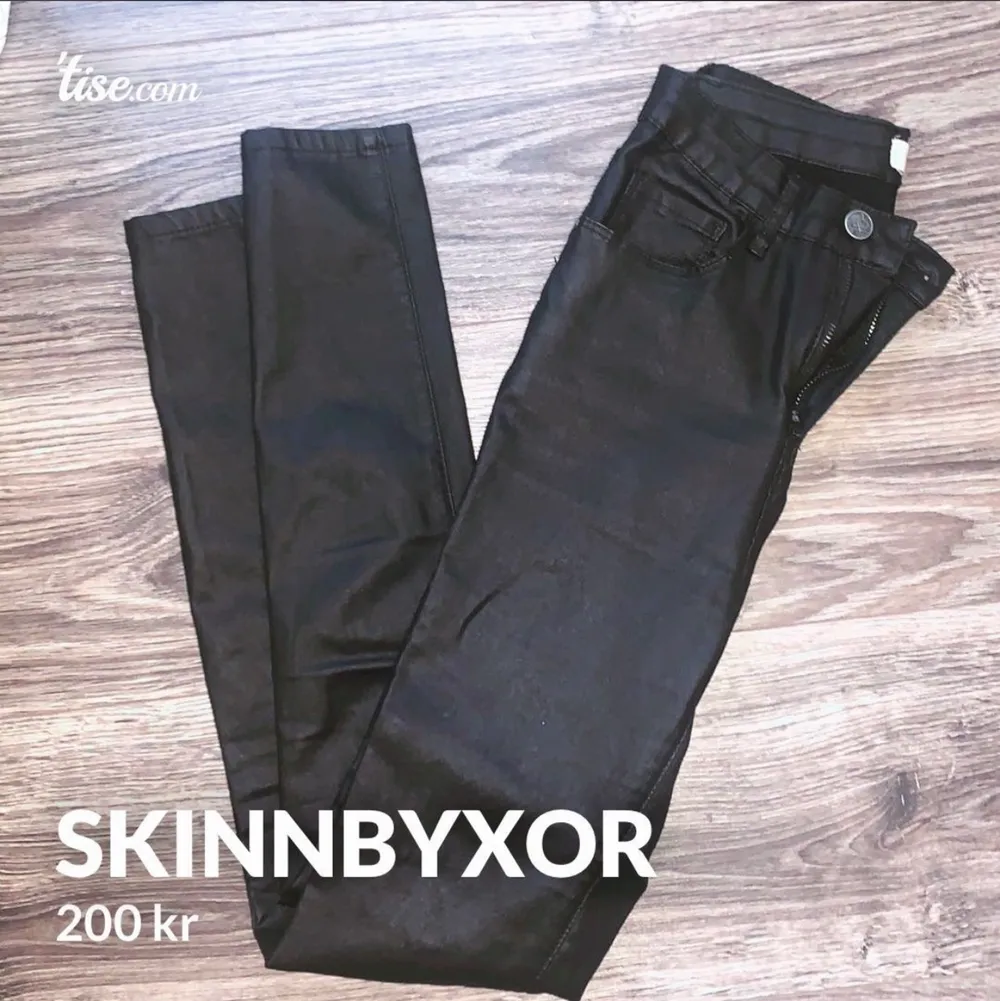 Skinny skin byxor, andvända 1 gång. Skriv för fler bilder❤️. Jeans & Byxor.