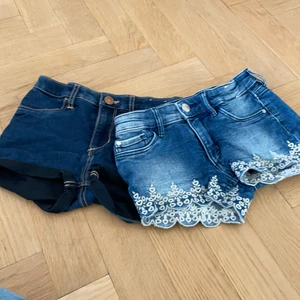 H&M - Två shorts! 20kr st tillsammans  40! 