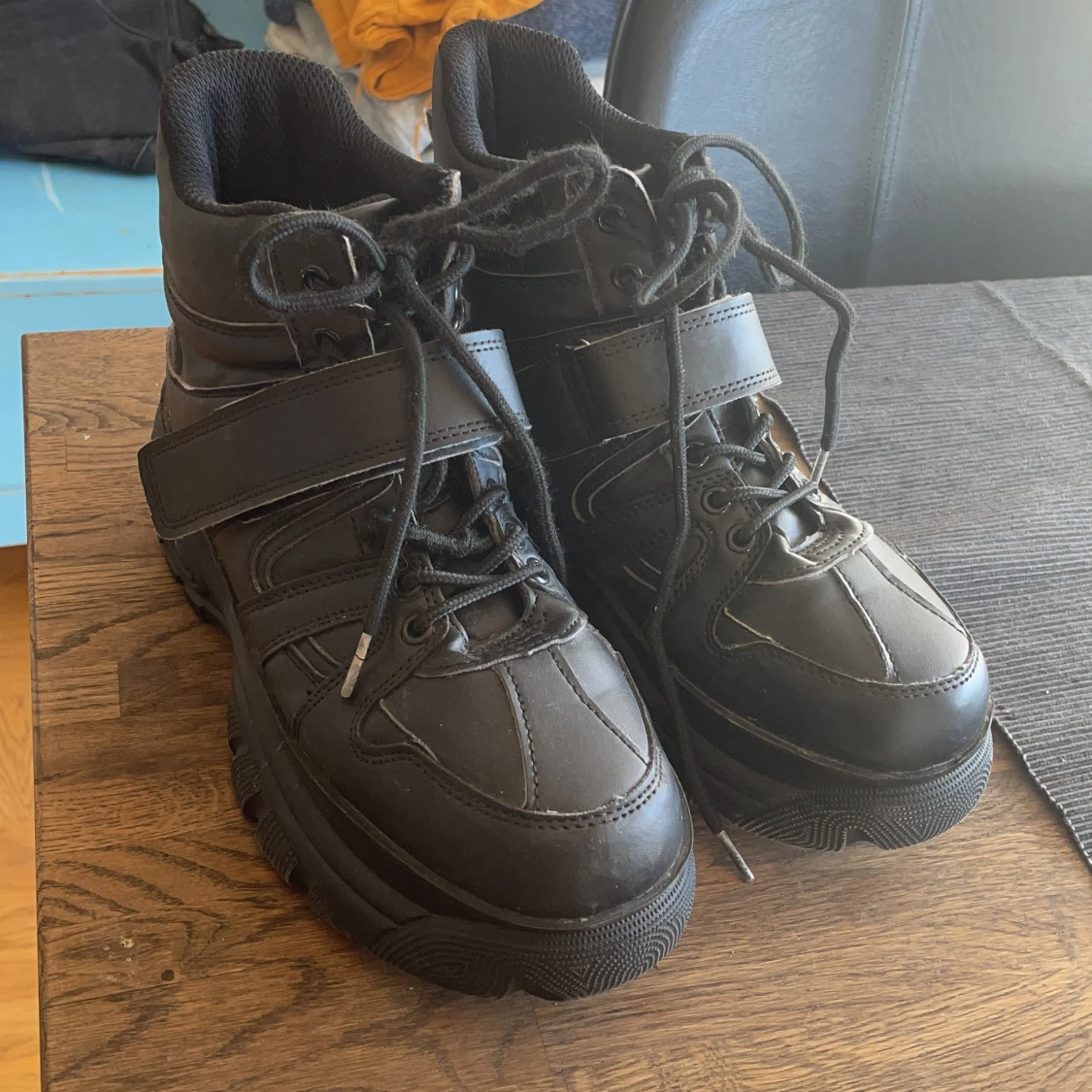 Platåskor från skolhuset storlek 38 - 90