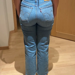 Levis jeans - Säljer dessa jeans från Levis i modellen ribcage som inte längre kommer till användning❤️