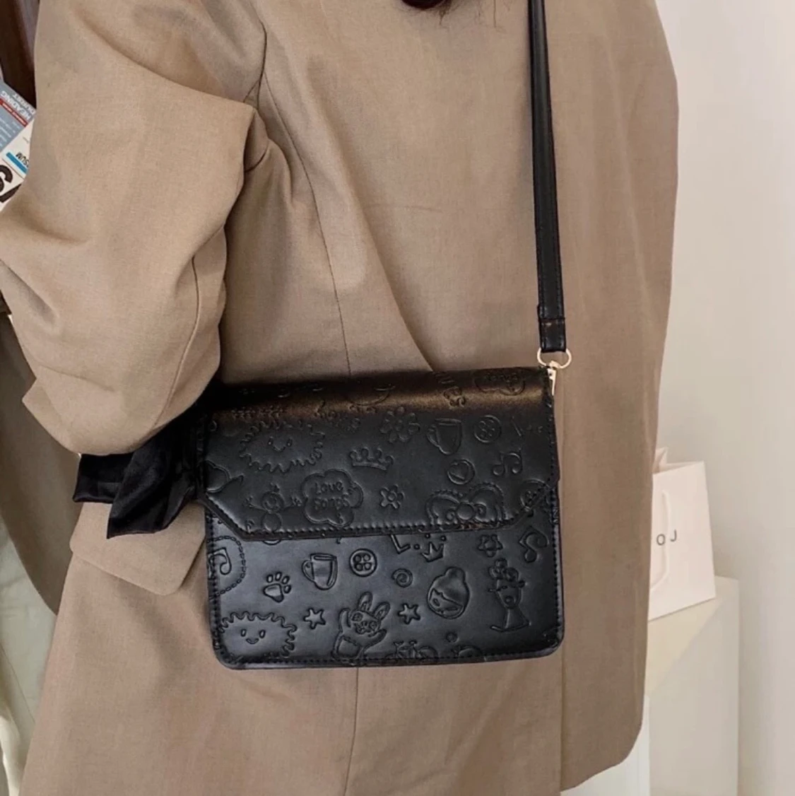 Svart ”Läder” väska - 90