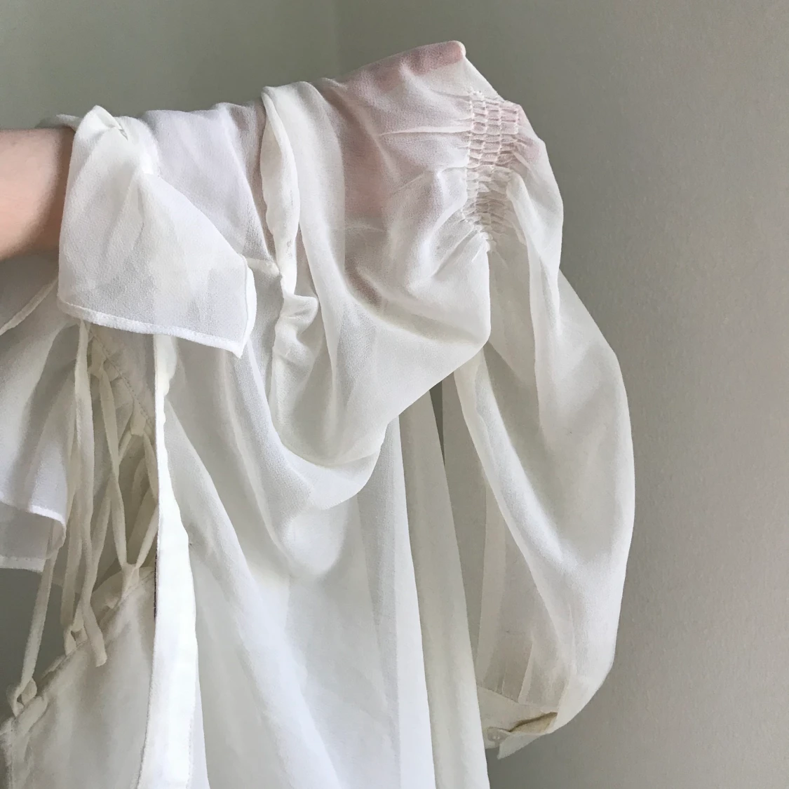 Blus med snörning  - 90