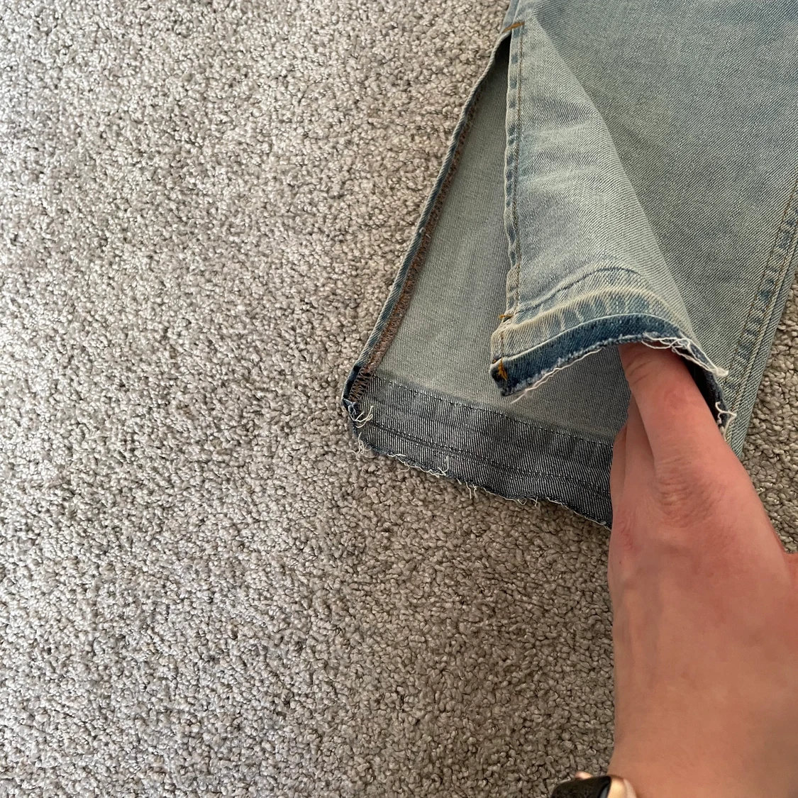 Blå jeans med slits - 90