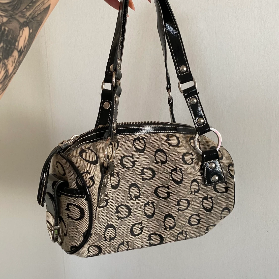 Barrel/Cylinder Monogram Guess Bag