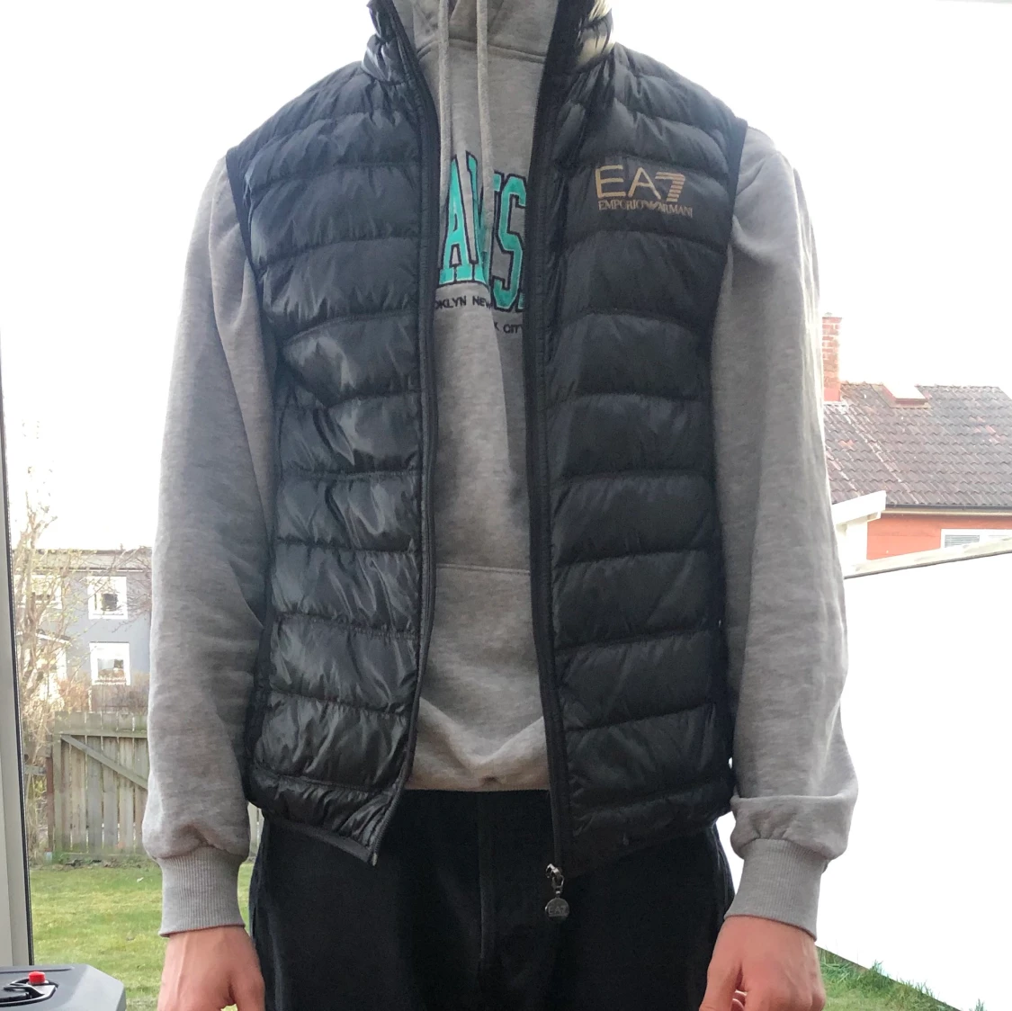 Armani väst strl S/M - 90