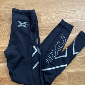 Träningstights 2XU xs  - Träningstights från 2XU i toppskick. Knappt använda.