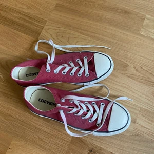 Röda converse i bra skick! ❤️ - Röda converse