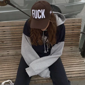 Brun FUCK keps  - Helt ny, har 2st kvar!