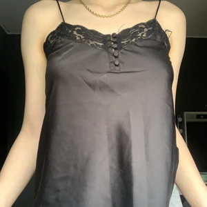  Cirkels linne  Storlek s / m  - Ett fint line cirkel Linné använd ett par gånger. Storlek s / m. De priset som står + frakt 