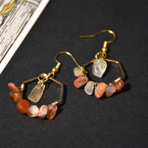 Örhängen karneol - Guldiga örhängen med äkta karneol och nickelfria krokar!