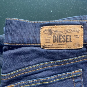 Diesel jeans - Snygga jeans ifrån diesel i storlek W26 L30 och straight fit! Skriv om du är intresserad och vill ha fler bilder💓💓💓