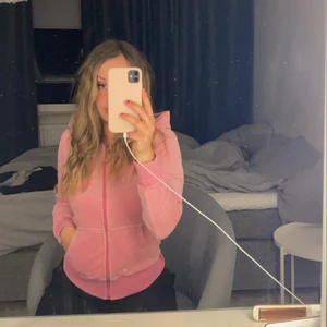 Rosa kofta - En rosa jättefin kofta från cubus i skönt material! 