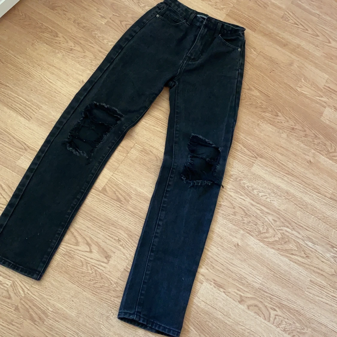 Jättefina jeans från prettylittlething  - 90