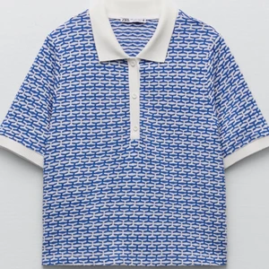 Zara Tröja  - Fin t-shirt/piké från zara, knappt använd. Lite ”frotté” material typ! 