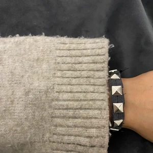 Nitarmband - Svart nitarmband!💕