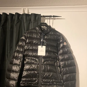 Moncler Acorus - Strl 3 , allt og finns, 4000 snabb affär💸🙌🏻
