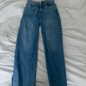 Jeans - jeans i storlek 36 som jag tidigare har köpt på Plick! 