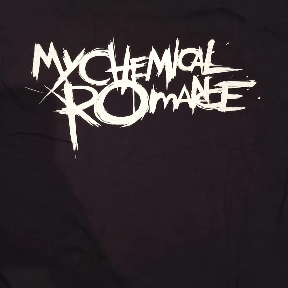 Snygg minitee med My Chemical Romance tryck! Budgivning avslutas idag 15/12 klockan 18! Högsta bud just nu: 130 kr 💞. T-shirts.