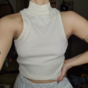 Turtle neck top - Från NAKD, aldrig använd