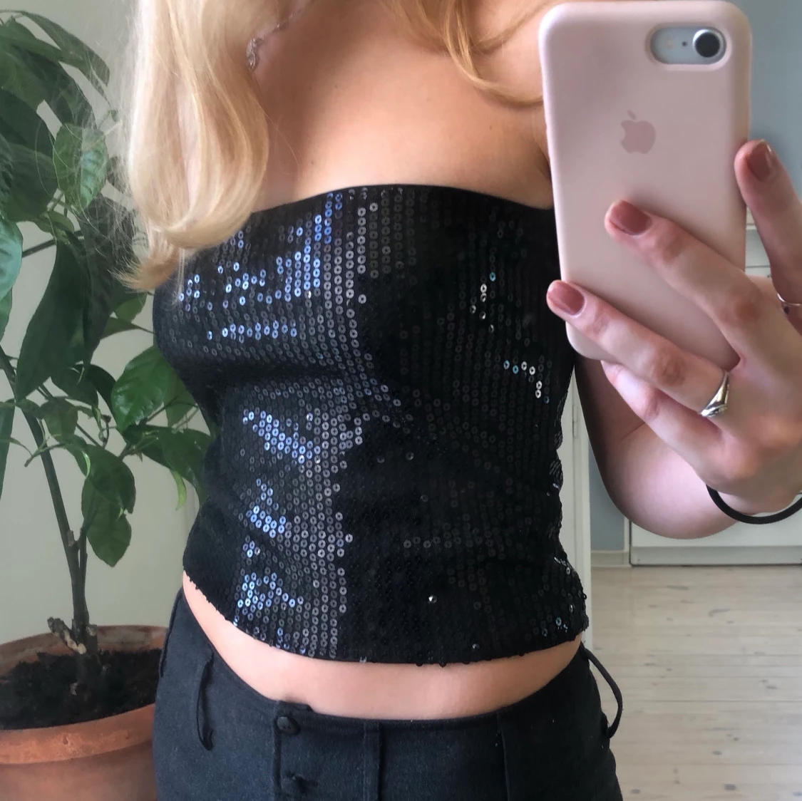 Glittrig bandeautopp