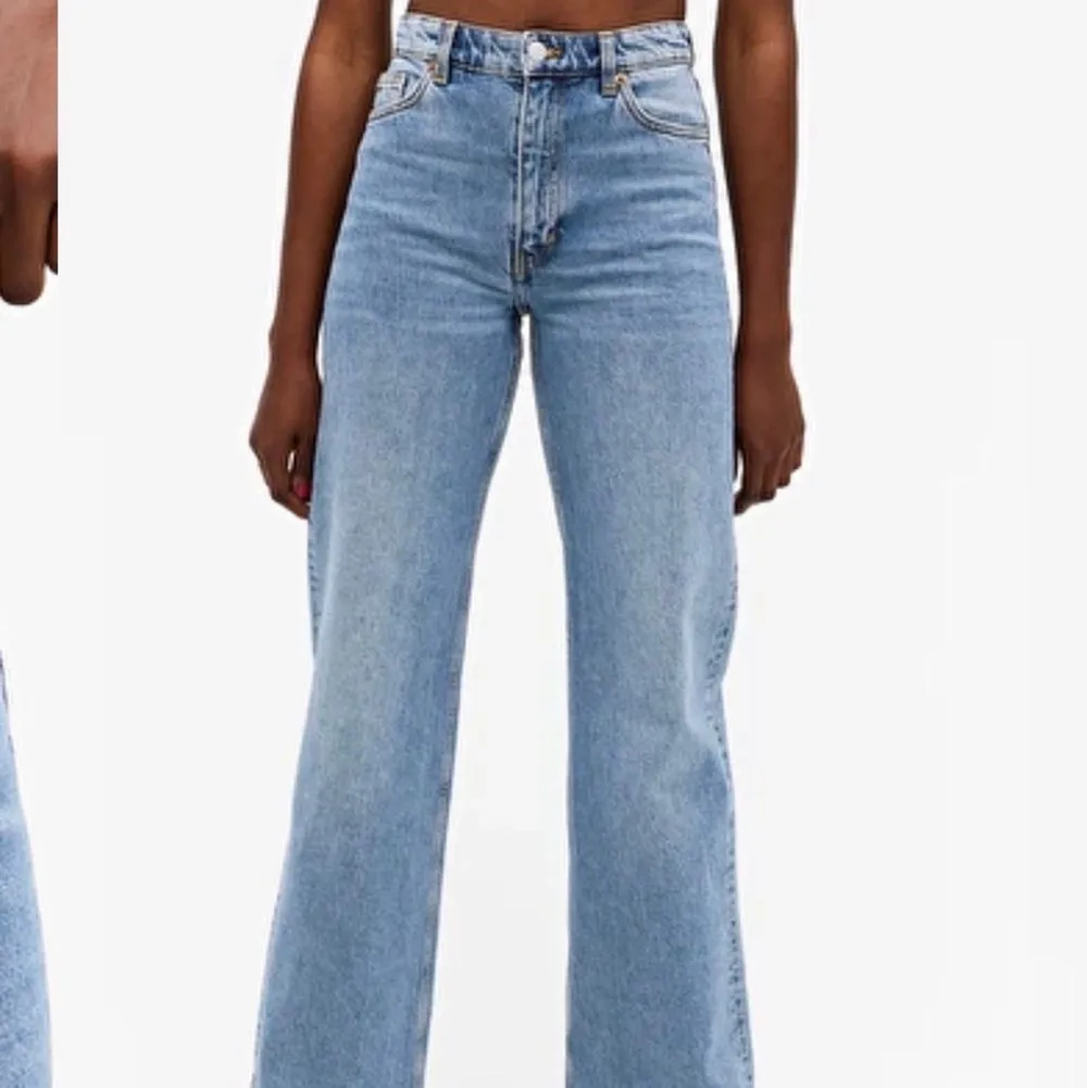 Använd 2 gånger, inte riktigt min stil, köpt för 400 säljer för 300. Jeans & Byxor.