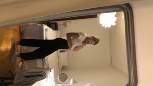 Fina glitter byxor - Kostym byxor i ett sammet material med glitter, för korta för mig, knappt använda. 