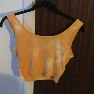Tie Dye Yellow Crop Top - Tie dye yellow cami crop top from Shein. It’s size M but fits me and I’m S. 💛