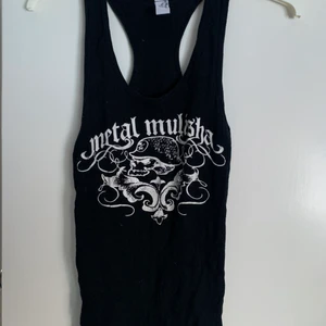 Storlek s - Sjukt snyggt linne! Från mental mulisha 