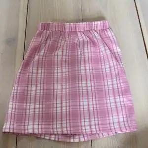 Superfin Rosa kjol, säljer för 40 kr+ frakt💓