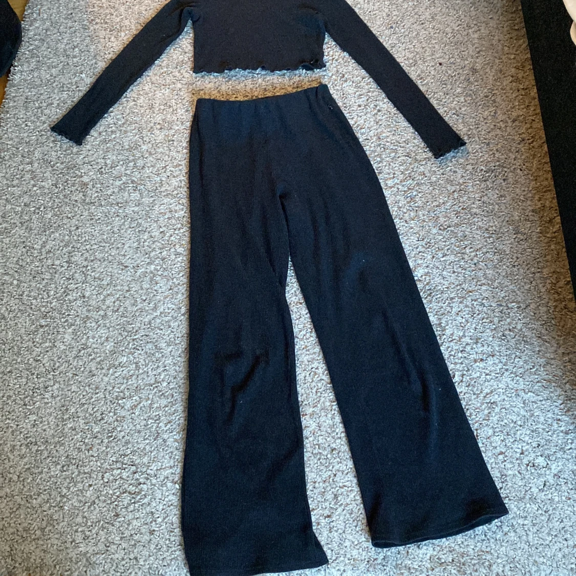 Mjukisset ribbat- mörkgråmelerat s - 90