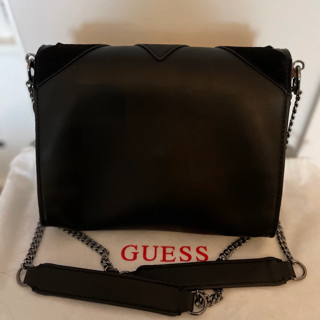 Guess - 90