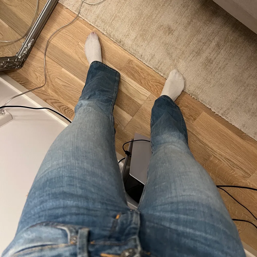 Bootcut jeans från H&M. Storlek 25/30. Jeans & Byxor.