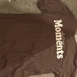 T-shirt 158/164 - T-shirt 158/164, lite skrynklig