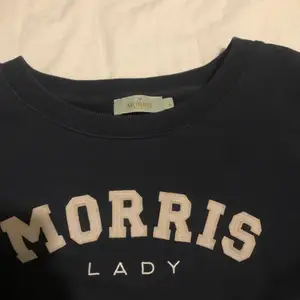 Mörkblå sweatshirt från Morris i storlek M. Eventuell frakt betalas av köparen❤️‍🔥❤️‍🔥